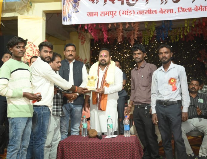 रामपुर भाड़ और सुरुजपुरा के लोक महोत्सव में दिखी छत्तीसगढ़ी संस्कृति की झलक, विधायक दीपेश साहू ने बढ़ाया उत्साह