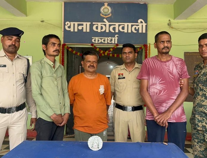 कवर्धा में हनुमान मंदिर से चांदी का मुकुट चोरी का खुलासा, तीन आरोपी गिरफ्तार