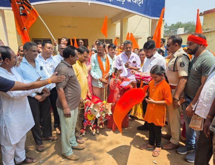 दंतेवाड़ा में गौ सम्मान दिवस पर भव्य यात्रा, गौ माता को राष्ट्र माता घोषित करने की उठी मांग