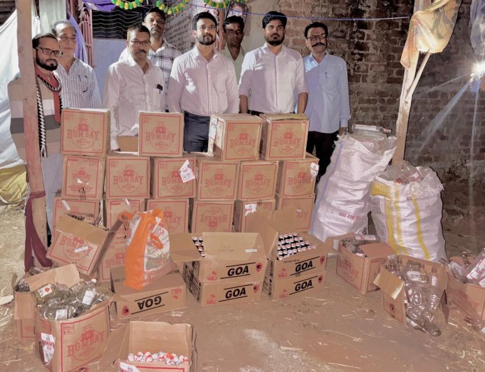 डोंगरगढ़ में अवैध शराब का बड़ा जाल बेनकाब, 243 बल्क लीटर व्हिस्की जब्त, मुख्य आरोपी फरार