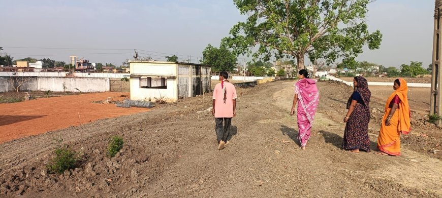 बालोद के मेड़की में वृहद वृक्षारोपण की पहल, “एक पेड़ मां के नाम” अभियान से जुड़ा गांव  Slug: balod-medki-tree-plantati