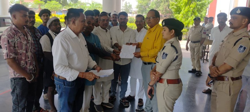 आलीराजपुर में कांग्रेस का प्रदर्शन, किसान समस्याओं और गैस वितरण मुद्दे पर सौंपा ज्ञापन