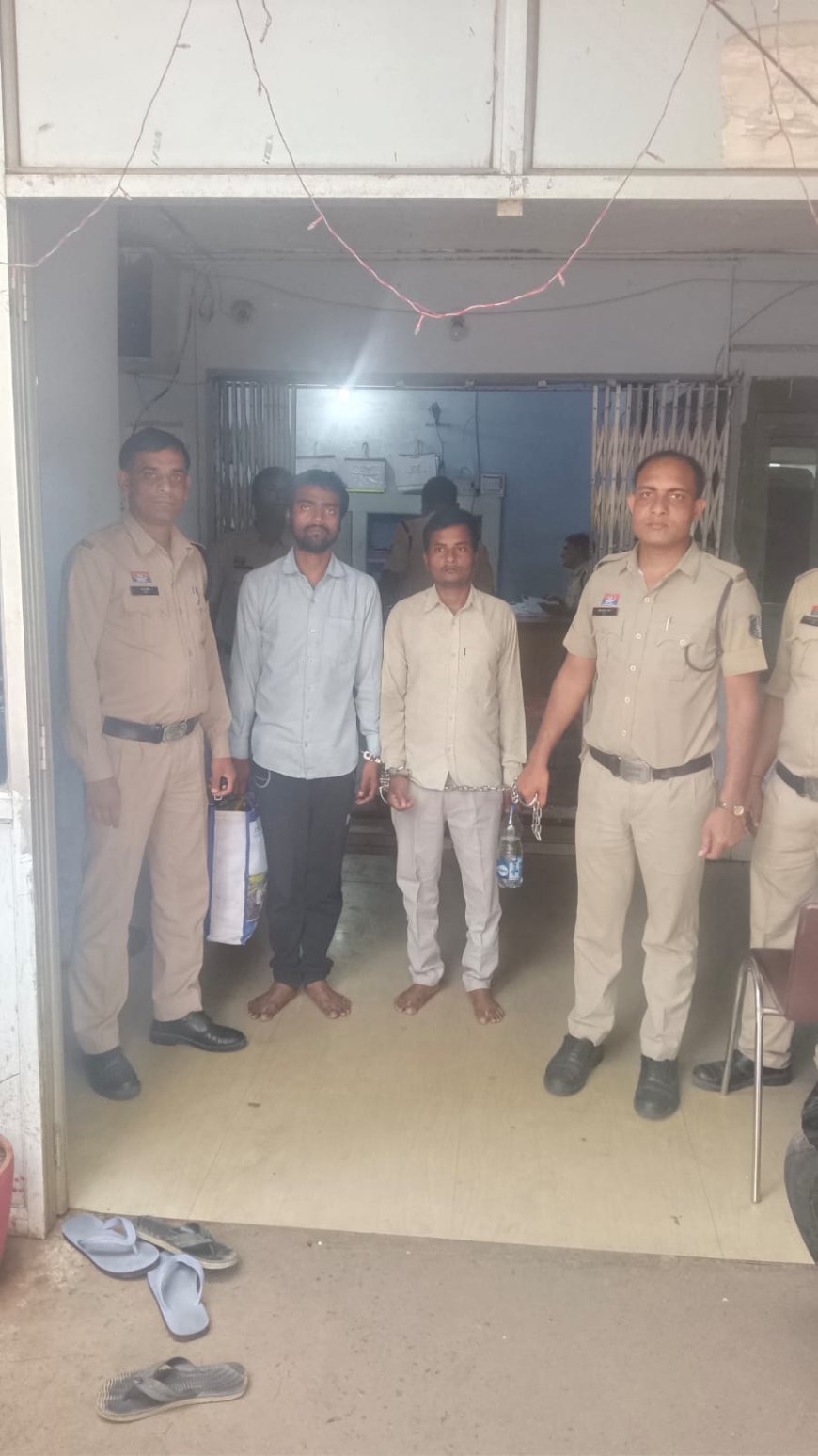 रायपुर पुलिस की बड़ी कार्रवाई: ऑनलाइन ठगी करने वाले दो आरोपी बिहार से गिरफ्तार