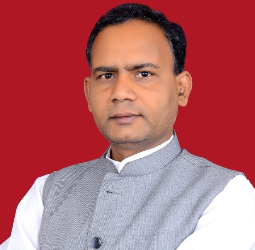 गोठान में शराब दुकान खोलने पर कांग्रेस का हमला, धनंजय सिंह ठाकुर ने सरकार पर उठाए सवाल