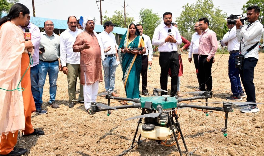 अक्ती तिहार पर कृषि मंत्री रामविचार नेताम ने की बीज बुआई, जैविक खेती को बढ़ावा देने का दिया संदेश