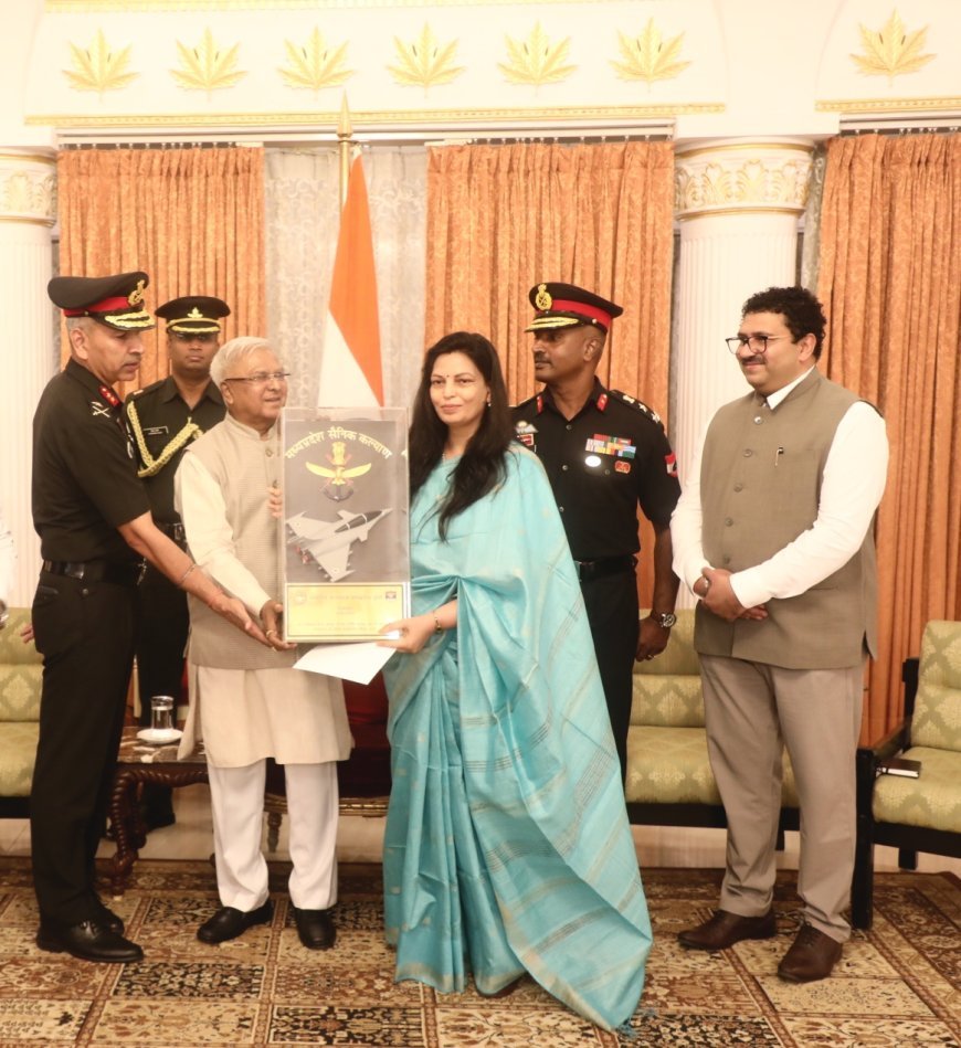 सशस्त्र सेना झंडा दिवस निधि में आलीराजपुर बना प्रदेश में नंबर-1, कलेक्टर नीतू माथुर को राज्यपाल ने किया सम्मानित