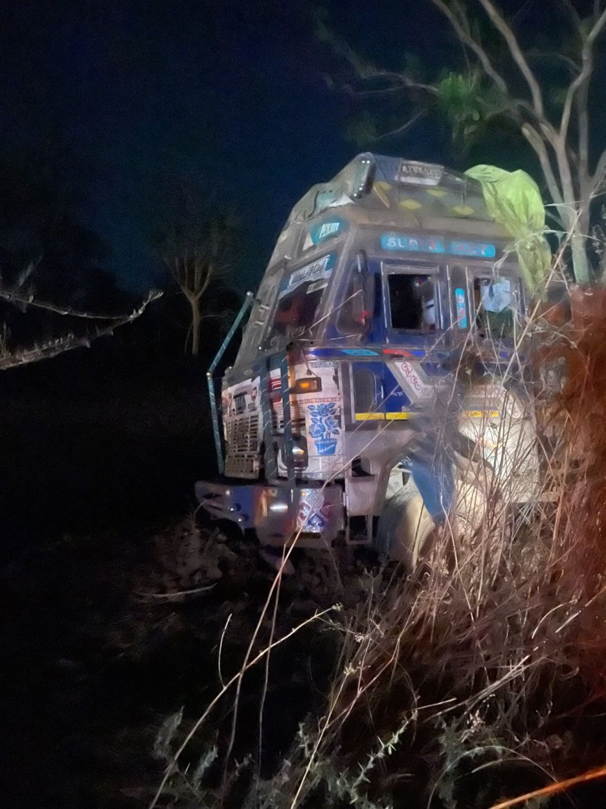 दल्ली राजहरा में सड़क हादसा: गड्ढों के कारण युवक की मौत, ग्रामीणों ने किया चक्का जाम