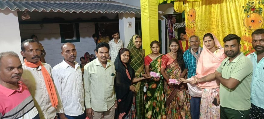 बालोद: ओरमा सरपंच मंजूलता साहू ने निभाया वादा, दो बेटियों को कन्यादान राशि भेंट