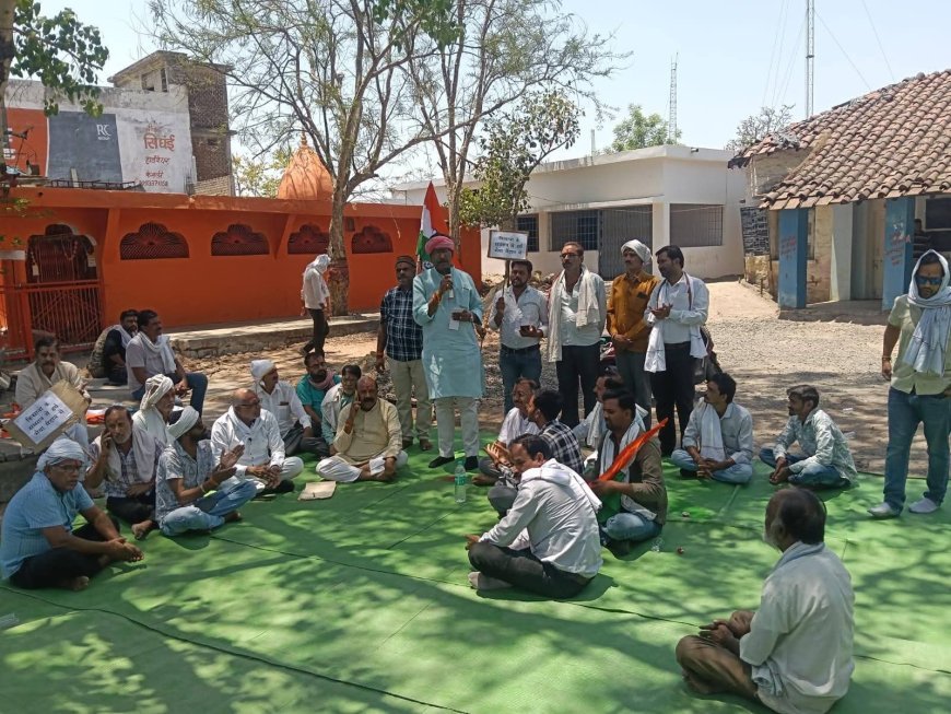 केसली में जनसमस्याओं को लेकर धरना, किसानों के मुद्दों पर पूर्व मंत्री का प्रदर्शन
