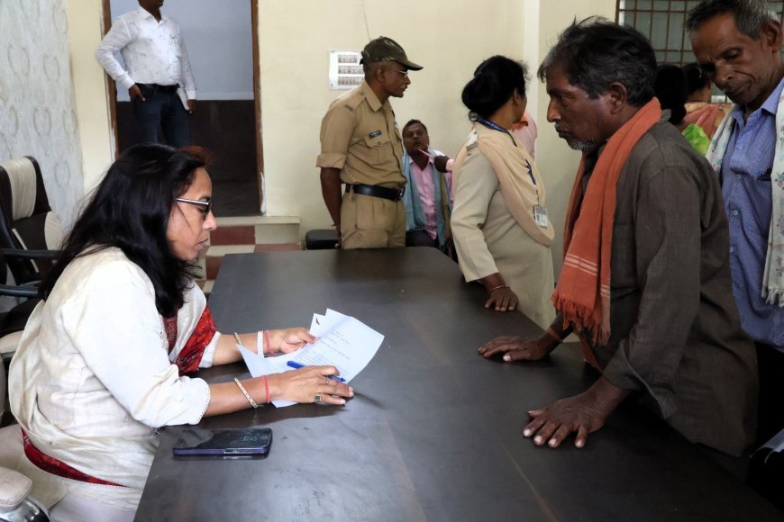 बालोद जनदर्शन में सुनी गईं आम जनता की समस्याएं, त्वरित निराकरण के निर्देश