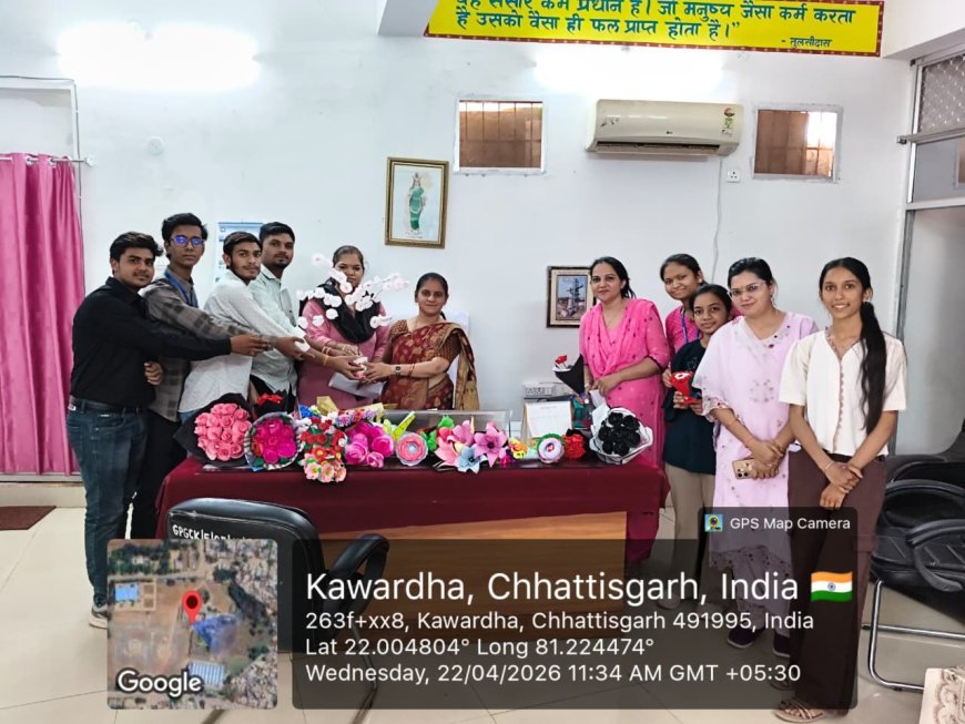 कौशल विकास की दिशा में पहल: कॉलेज में छात्रों ने बनाए गुलदस्ते और मशरूम मॉडल