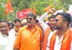 जिला अस्पताल की अव्यवस्थाओं को लेकर बजरंग दल का प्रदर्शन, CMHO कार्यालय का घेराव