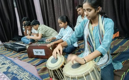 मोरवा की ‘सुर ओ चंदम म्यूजिक अकाडमी’ बनी संगीत शिक्षा का केंद्र, 10 दिन में हारमोनियम-तबला सीखने का मौका