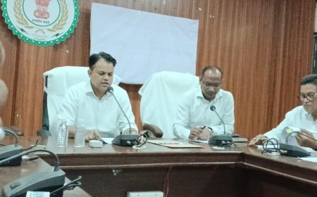 खैरागढ़ में सुशासन तिहार 2026 और जनगणना 2027 की तैयारी तेज, कलेक्टर ने पेश किया रोडमैप