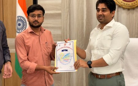 ऑनलाइन क्विज के मेधावी प्रतिभागियों का सम्मान, कलेक्टर ने बढ़ाया हौसला