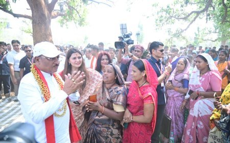 कमराखोल में मुख्यमंत्री की अनोखी चैपाल: लखपति दीदियों के हौसले को सराहा, कई विकास कार्यों की घोषणा