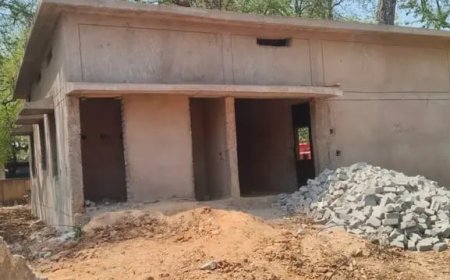 कोरबा में आंगनबाड़ी भवन निर्माण की सुस्त रफ्तार: दो साल बाद भी अधूरा काम