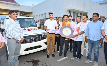 जनजातीय योजनाओं की मॉनिटरिंग को मिली नई गति, मंत्री रामविचार नेताम ने 8 नए वाहनों को दिखाई हरी झंडी