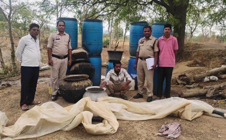 महासमुंद पुलिस का अवैध शराब पर बड़ा अभियान: 216 लीटर से अधिक महुआ व देशी शराब जब्त, 661 पर कार्रवाई