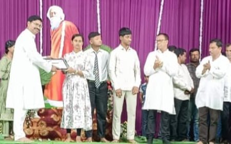 परलकोट की बेटियों ने बढ़ाया क्षेत्र का गौरव, मेधावी छात्राओं का हुआ भव्य सम्मान
