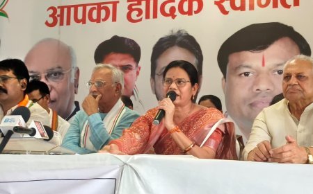 कबीरधाम में कांग्रेस की प्रेस वार्ता, मोदी सरकार की अपीलों को बताया जनता के जख्मों पर नमक