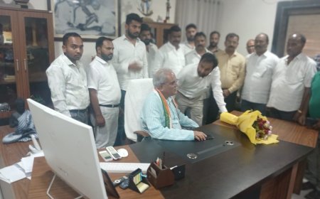 भूपेश बघेल से मिले कांग्रेस नेता, सरगुजा संभाग में संगठन मजबूती को लेकर हुई अहम चर्चा