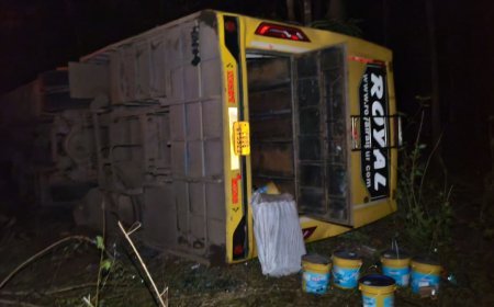 नेशनल हाईवे-30 पर बड़ा बस हादसा, शिक्षिका की मौत, 15 यात्री घायल