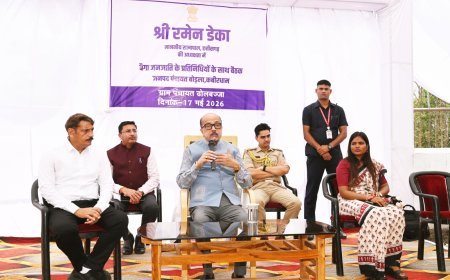 ग्राम ढोलबज्जा पहुंचे राज्यपाल रमेन डेका, बैगा समाज को शिक्षा और आत्मनिर्भरता का संदेश