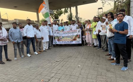 बढ़ती महंगाई और पेट्रोल-डीजल कीमतों के खिलाफ कांग्रेस का प्रदर्शन, चिरमिरी में निकाली विरोध रैली
