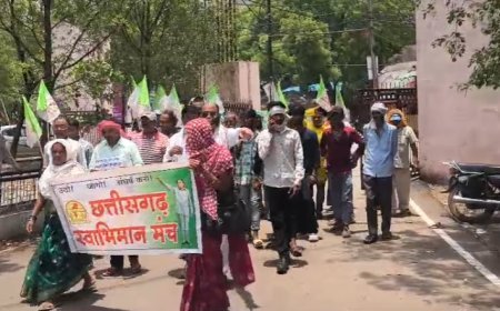 दुर्ग में आबकारी विभाग के खिलाफ हल्ला बोल, छत्तीसगढ़ स्वाभिमान मंच ने सौंपा ज्ञापन