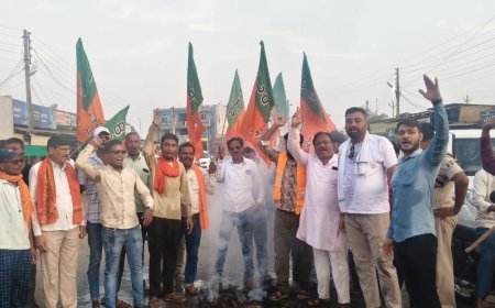 राहुल गांधी की टिप्पणी के विरोध में अर्जुंदा में भाजयुमो का प्रदर्शन, फूंका पुतला