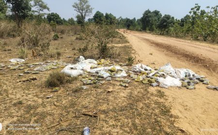 गरीबों के हक का चना सड़क किनारे फेंका मिला, ग्रामीणों में आक्रोश, जांच और कार्रवाई की मांग