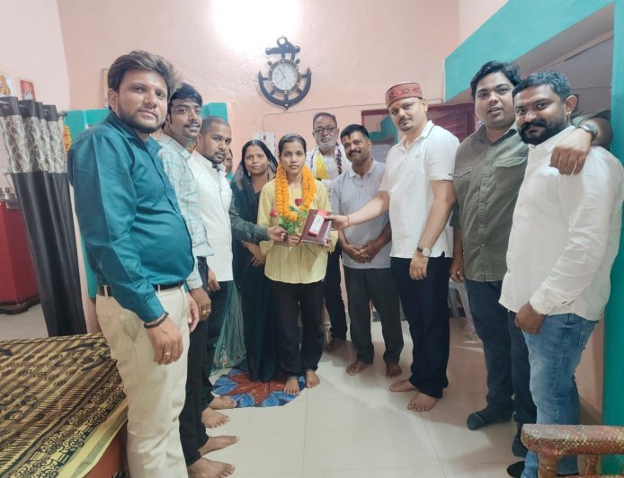 कवर्धा की रिया केशरवानी ने रचा इतिहास, 10वीं बोर्ड में प्रदेश में द्वितीय स्थान
