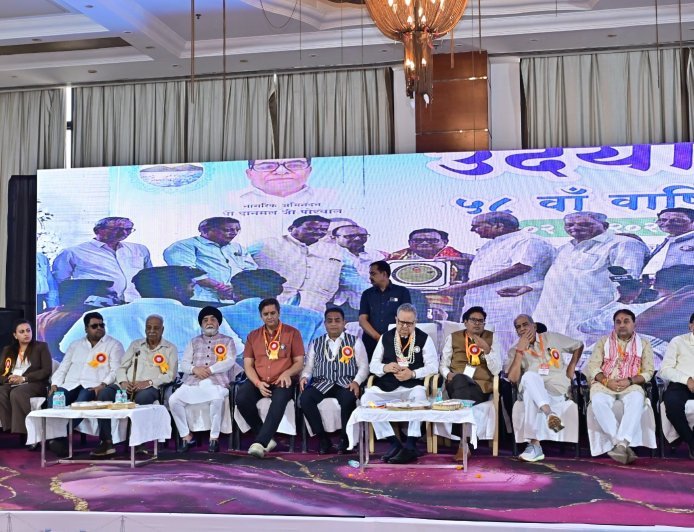 राजनांदगांव व्यापारी महासम्मेलन में व्यापार और विकास पर मंथन, डॉ. रमन सिंह और ओपी चौधरी की घोषणाओं से व्यापारियों में उत्साह