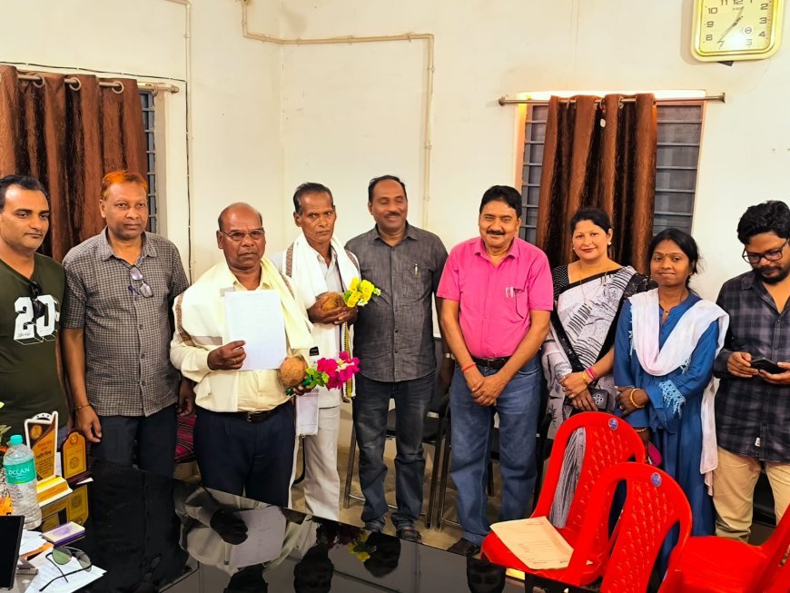 जशपुर में दो शिक्षकों को सम्मानपूर्वक विदाई, समारोह में भावुक हुआ माहौल