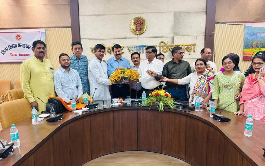 प्राकृतिक खेती ही देश का भविष्य: छिंदवाड़ा में प्रभारी मंत्री राकेश सिंह ने किसानों को किया प्रोत्साहित