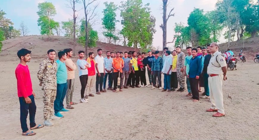 खेल के मैदान से मजबूत हो रहा पुलिस और आमजन का विश्वास, वनांचल क्षेत्रों में कबीरधाम पुलिस की अनूठी पहल