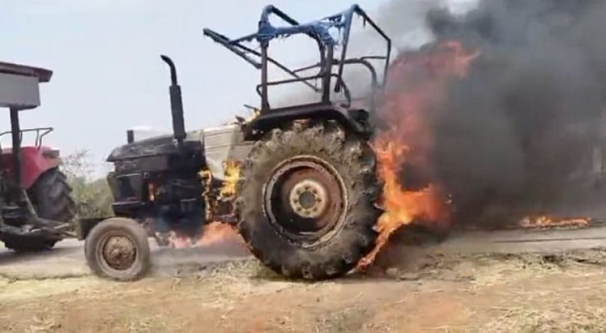 चलते ट्रैक्टर में लगी भीषण आग, ड्राइवर ने कूदकर बचाई जान