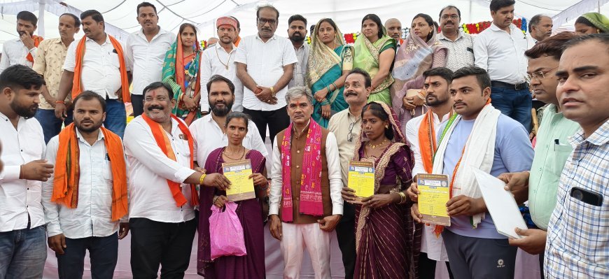 जनता की समस्याओं का संवेदनशीलता से करें निराकरण : विधायक ईश्वर साहू