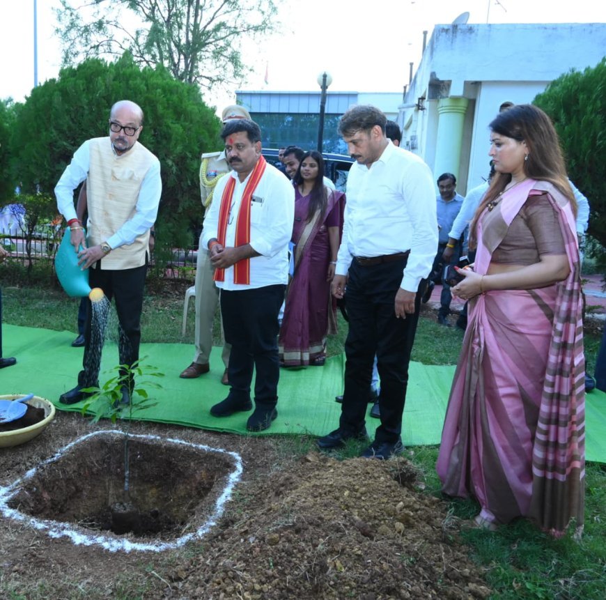 मुख्यमंत्री स्वेच्छानुदान से जरूरतमंद परिवारों को मिली राहत, उपमुख्यमंत्री विजय शर्मा ने वितरित किए सहायता राशि के चेक