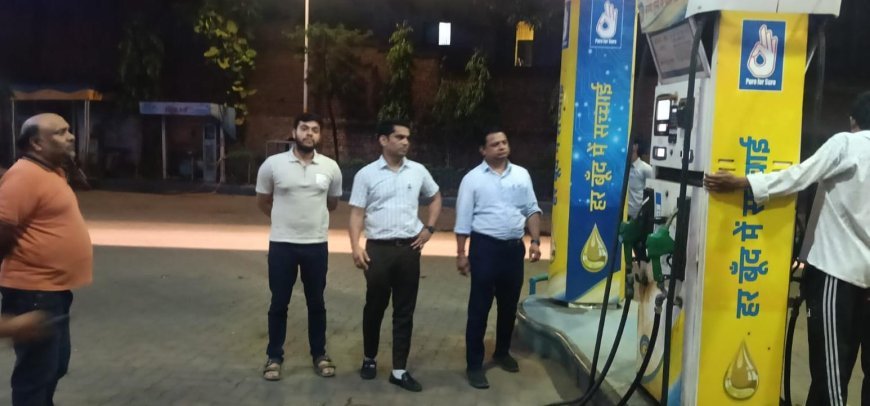 अनियमितताओं पर खरसिया का वंदना पेट्रोल पंप सील, जिला प्रशासन की देर रात बड़ी कार्रवाई