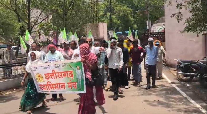 दुर्ग में आबकारी विभाग के खिलाफ हल्ला बोल, छत्तीसगढ़ स्वाभिमान मंच ने सौंपा ज्ञापन
