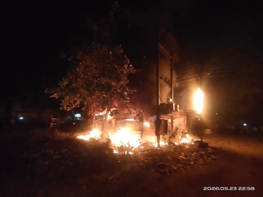भिलाई में ट्रांसफार्मर से निकली चिंगारी से कबाड़ी दुकान में लगी भीषण आग, दमकल ने पाया काबू