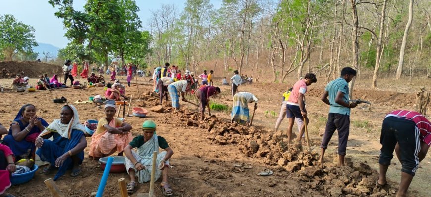 मनरेगा के 2588 निर्माण कार्यों से कबीरधाम में ग्रामीणों को मिल रहा रोजगार