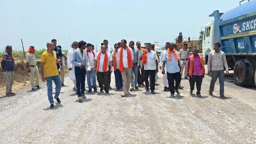 पोंडी में निर्माणाधीन सड़क और नाली कार्य का सांसद संतोष पांडेय ने किया निरीक्षण, गुणवत्ता पर दिए सख्त निर्देश