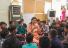 ‘मन की बात’ से प्रेरित हुए बाल आश्रम के बच्चे, वर्णिका शर्मा ने कराई आम प्रदर्शनी की सैर