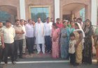 बलरामपुर में 45 परिवारों पर बेघर होने का संकट, कांग्रेस प्रतिनिधिमंडल के साथ पहुंचे कलेक्टर कार्यालय