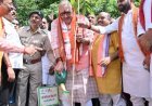 एक पेड़ माँ के नाम अभियान में पुरंदर मिश्रा ने किया पौधारोपण, पर्यावरण संरक्षण का दिया संदेश