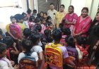 शक्ति बाला वेलफेयर फाउंडेशन ने जरूरतमंद बच्चों को वितरित किए स्कूल बैग, कॉपी और पेन