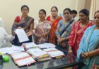 मितानिनों ने सरकार पर वादाखिलाफी का लगाया आरोप, मुख्यमंत्री के नाम कलेक्टर को सौंपा ज्ञापन